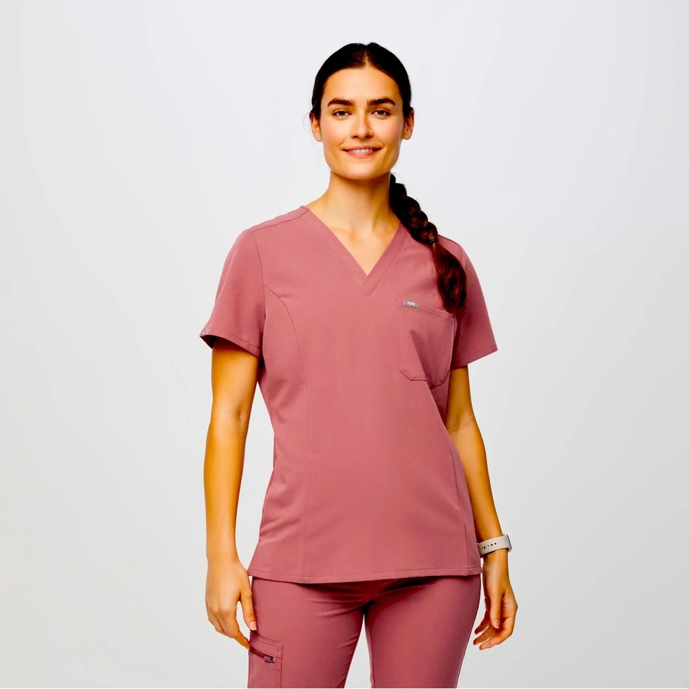 FIGS SCRUB SET IN MAUVE